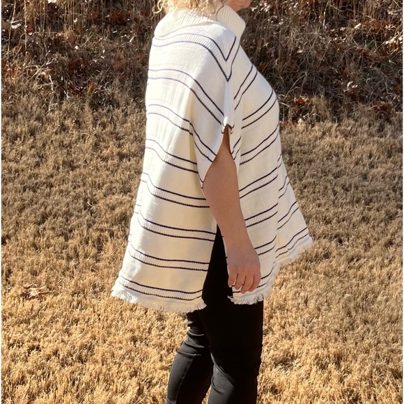 NWT poncho - Picture 9 of 13